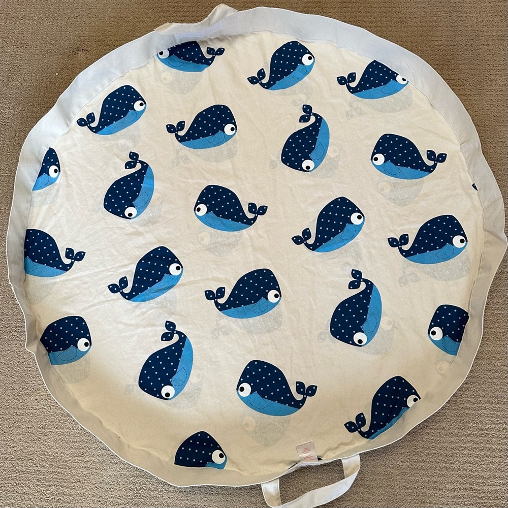 3 SPROUTS Play mat and storage tote - Whale design